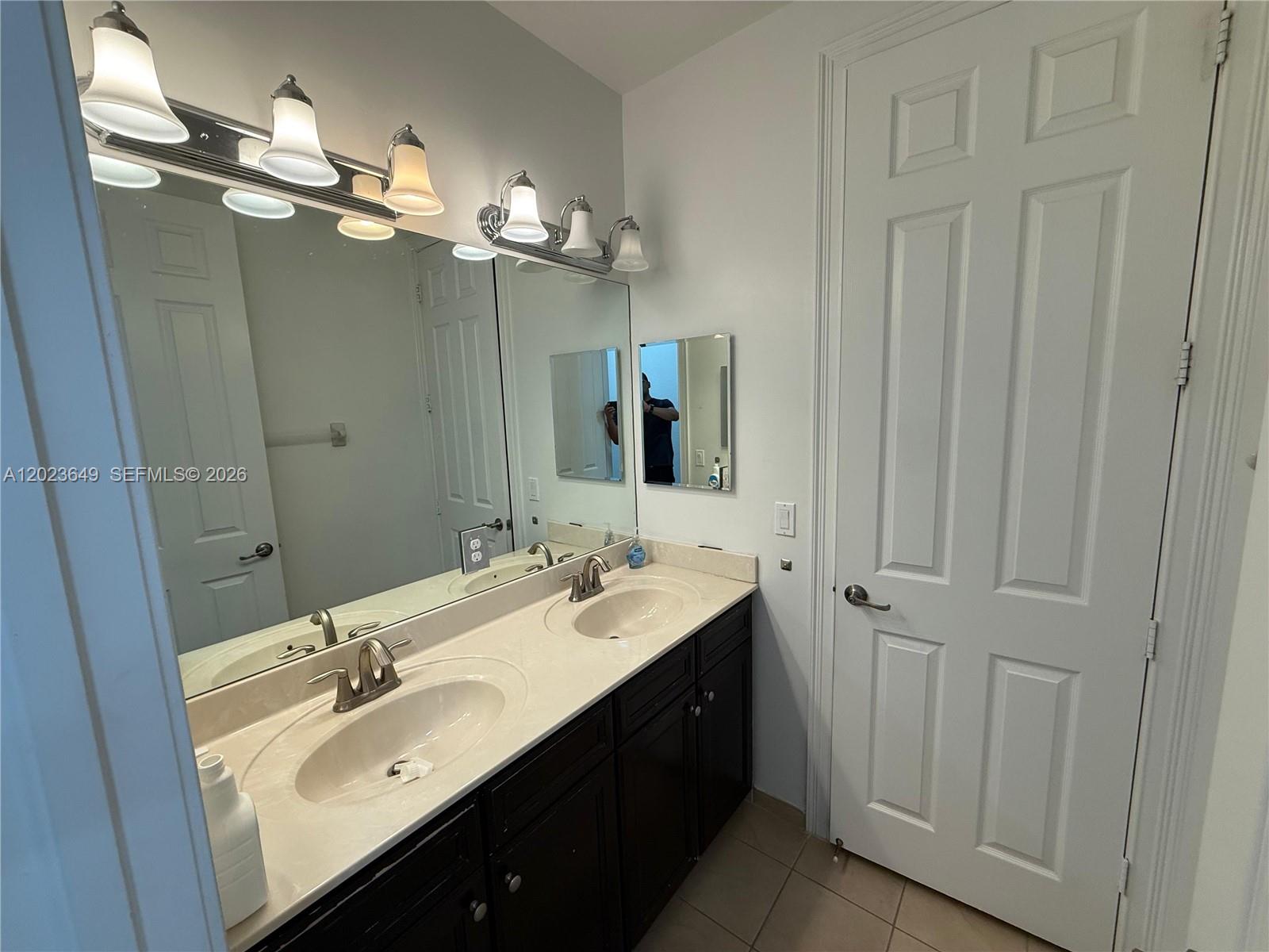 DORAL BREEZE - Residential