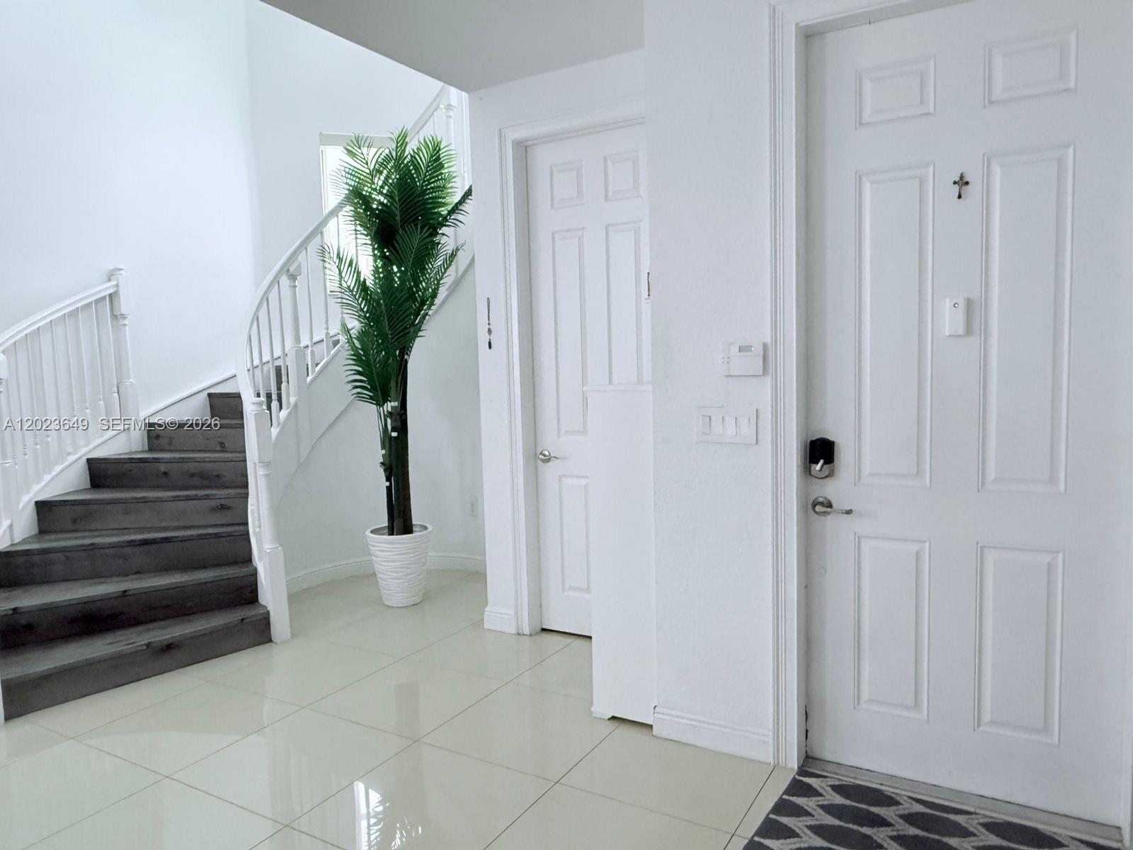 DORAL BREEZE - Residential