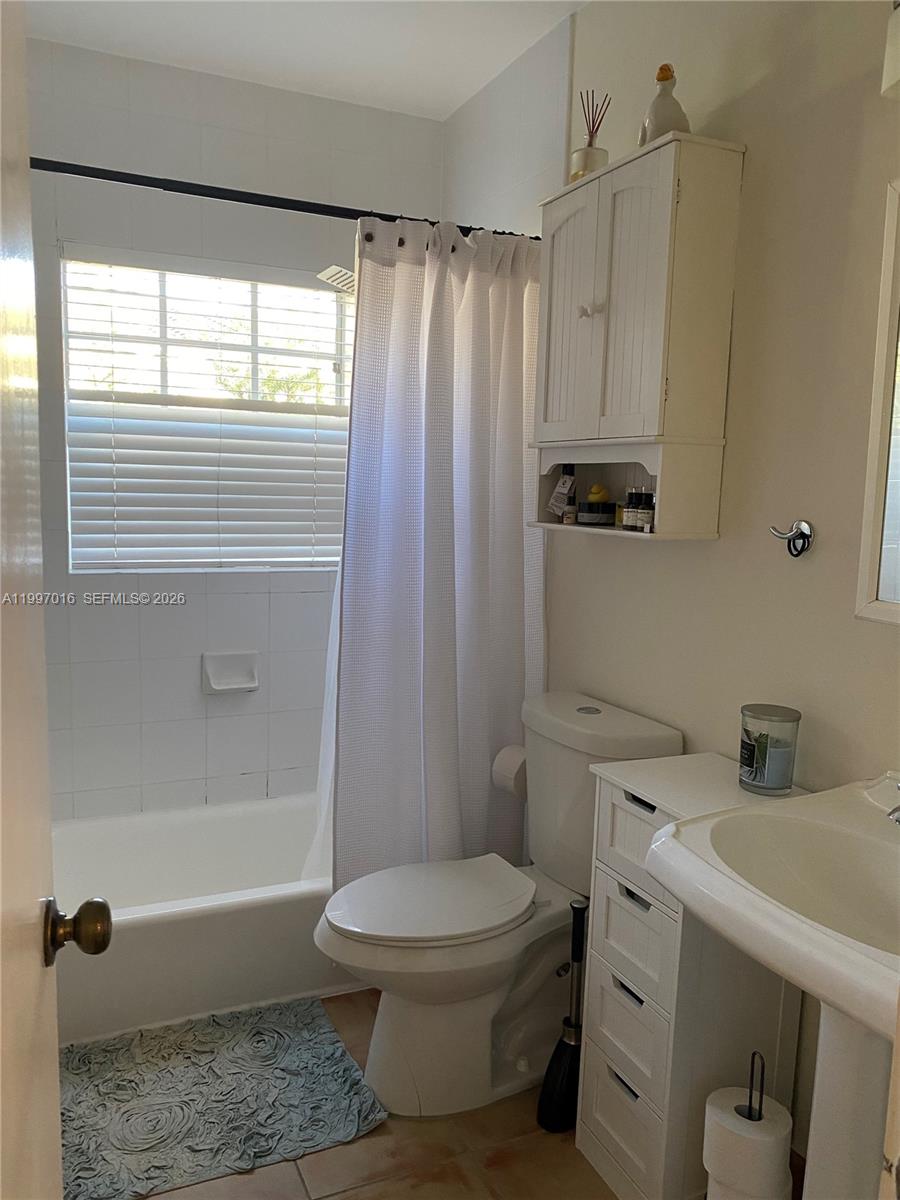 CORAL GABLES RIVIERA SEC - Residential Lease