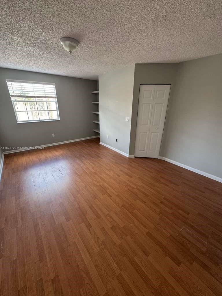 LA HACIENDA COUNTRY CLUB - Residential