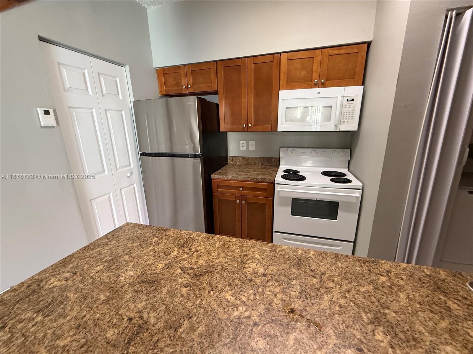 LA HACIENDA COUNTRY CLUB - Residential