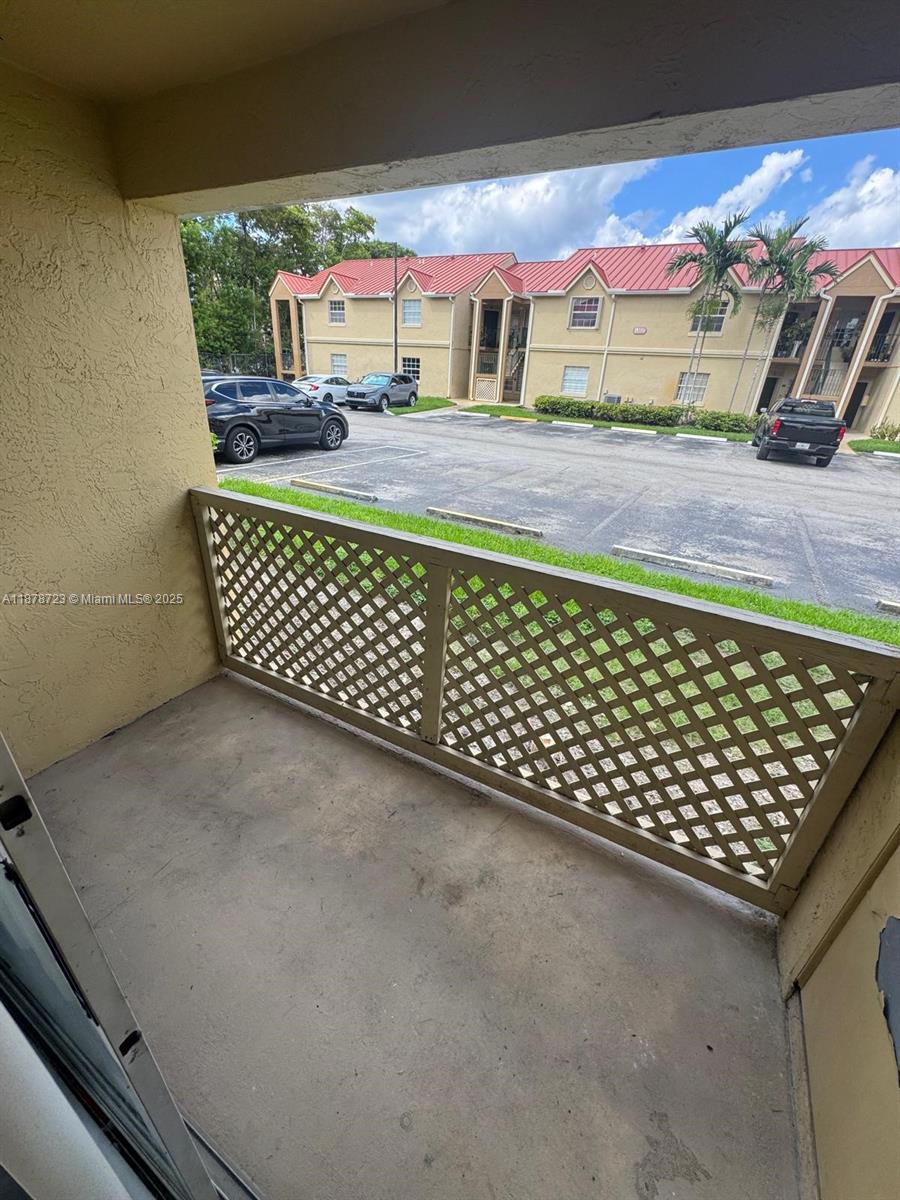 LA HACIENDA COUNTRY CLUB - Residential