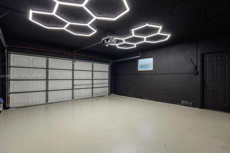 ORIOLE-MARGATE SEC 4 - Residential