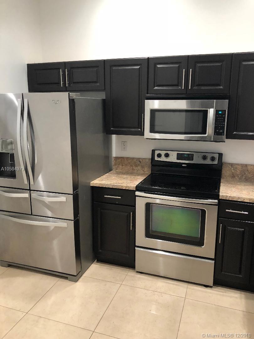 COUNTRY LAKE MANORS TOWNH - Residential Lease