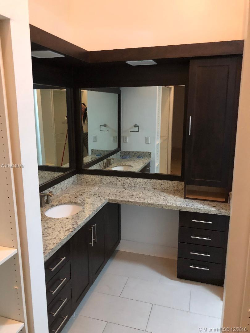 COUNTRY LAKE MANORS TOWNH - Residential Lease