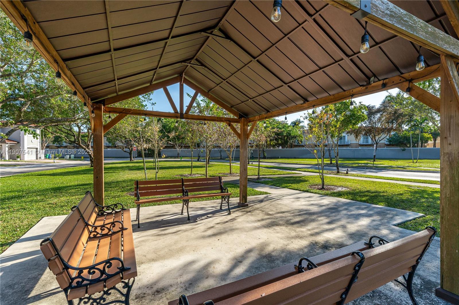 POD 14 AT MONARCH LAKES - Residential Lease