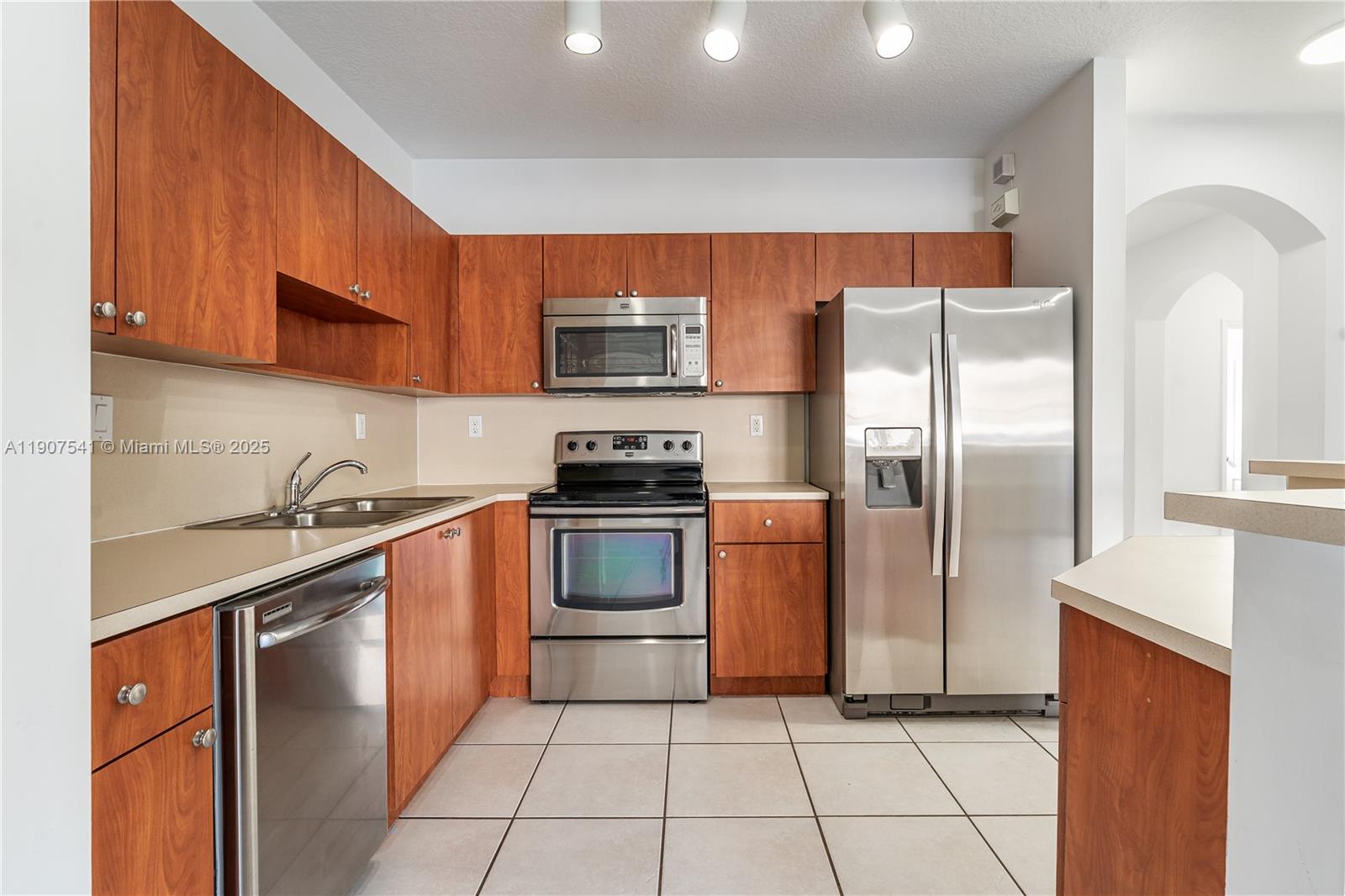 POD 14 AT MONARCH LAKES - Residential Lease