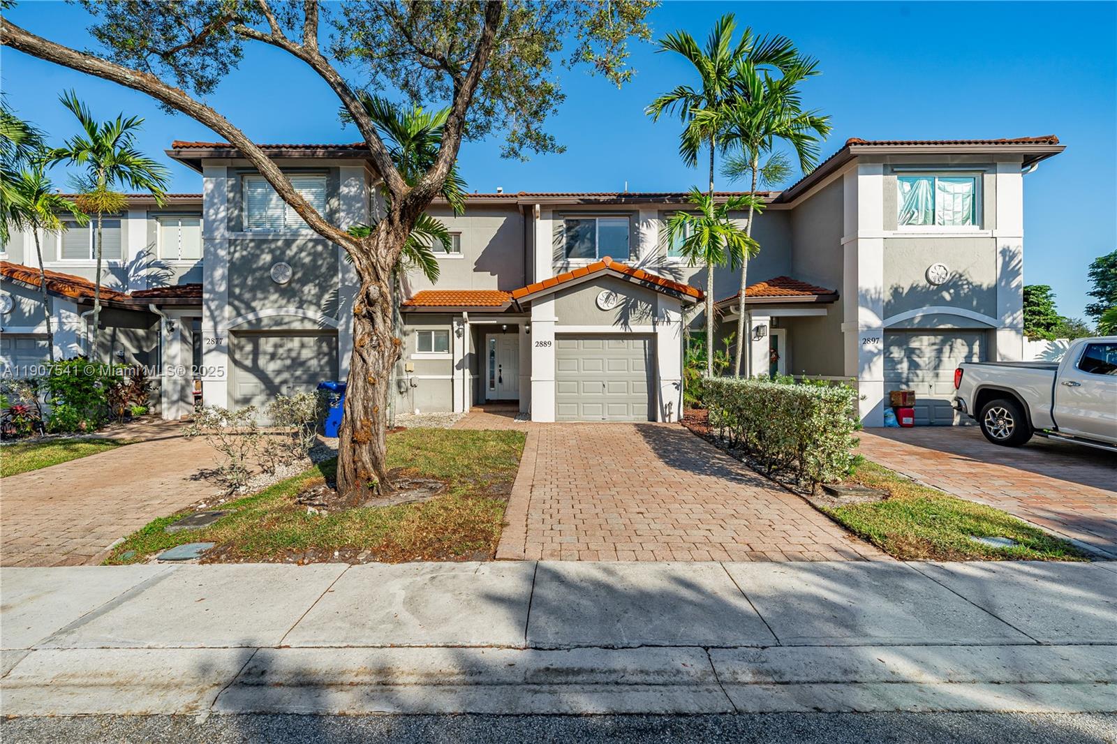 POD 14 AT MONARCH LAKES - Residential Lease