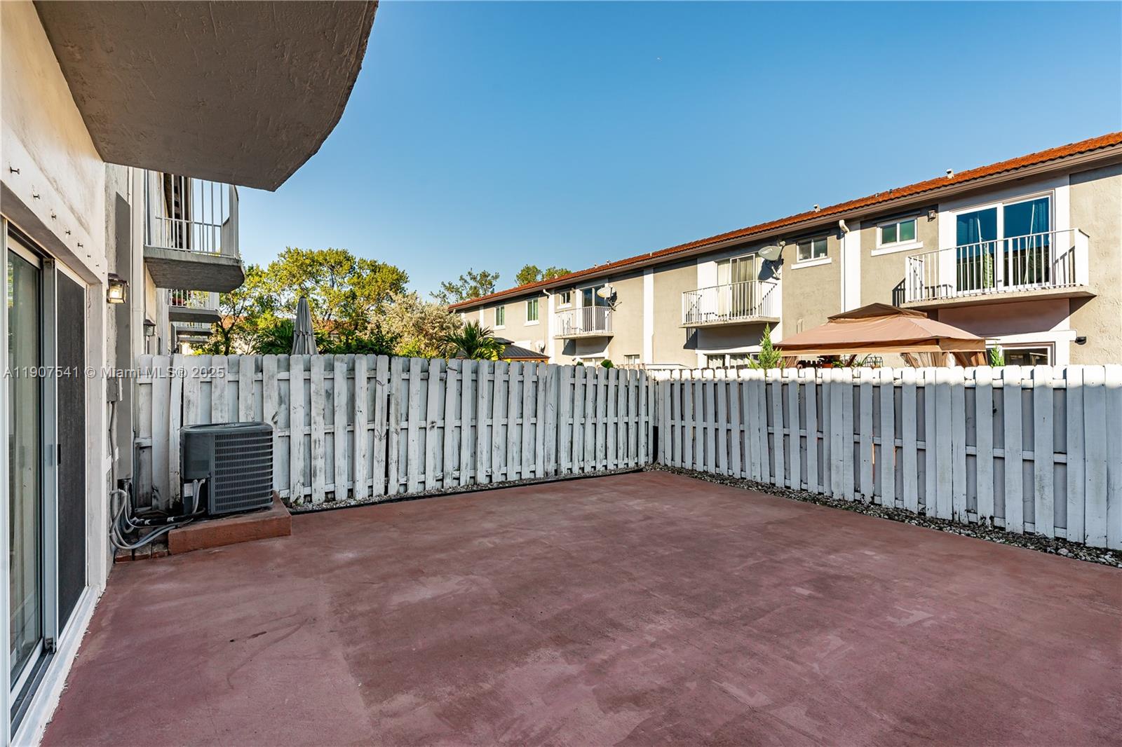 POD 14 AT MONARCH LAKES - Residential Lease