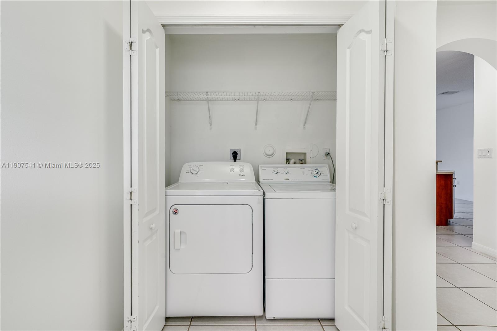 POD 14 AT MONARCH LAKES - Residential Lease