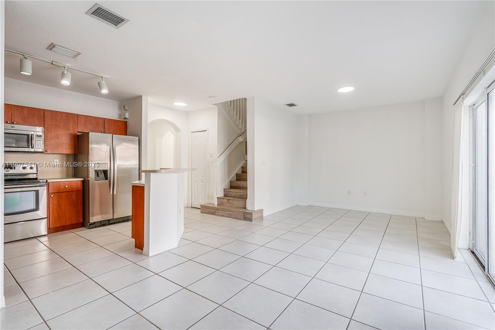 POD 14 AT MONARCH LAKES - Residential Lease