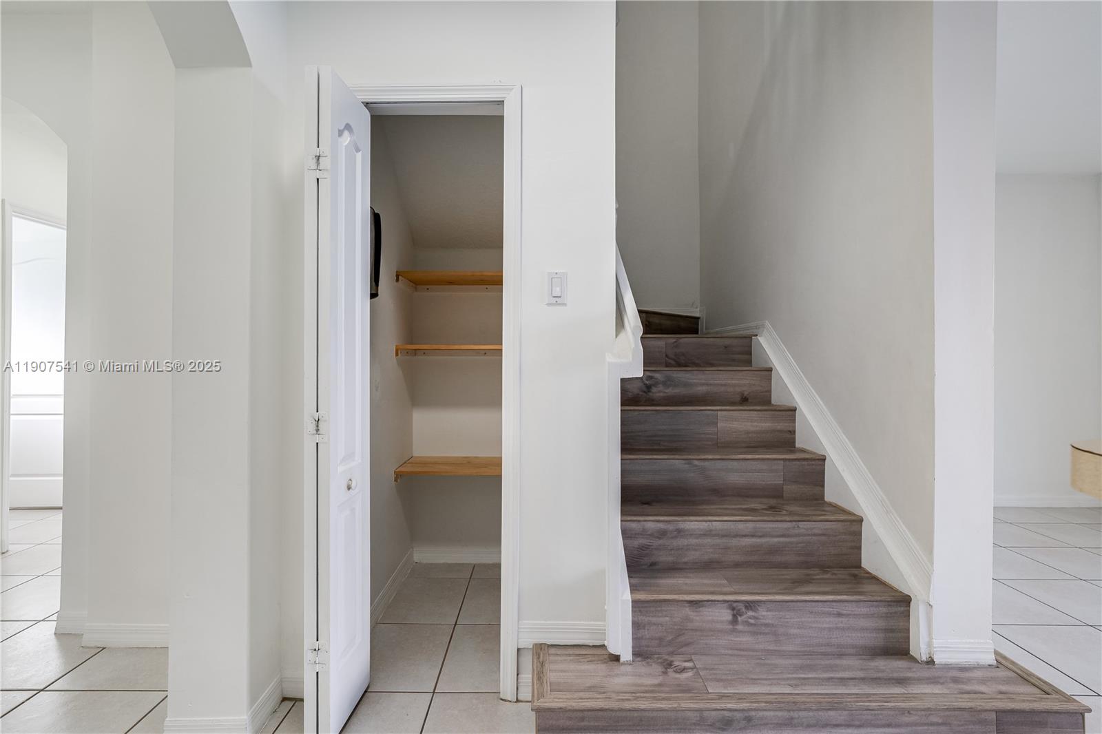 POD 14 AT MONARCH LAKES - Residential Lease