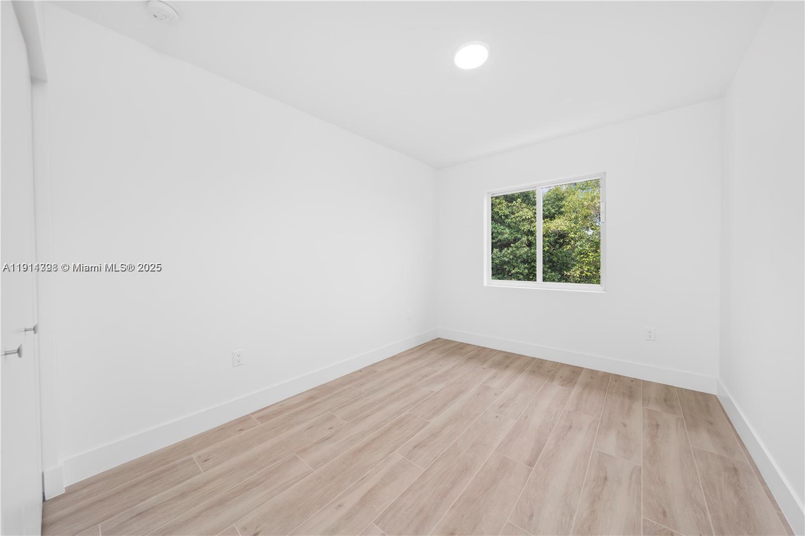 LAWRENCE ESTATE LAND CO - Residential