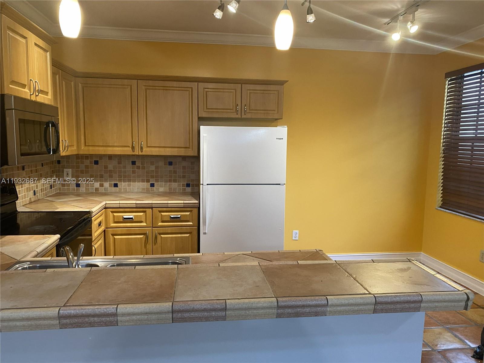 PIERPOINTE FIVE CONDO II - Residential