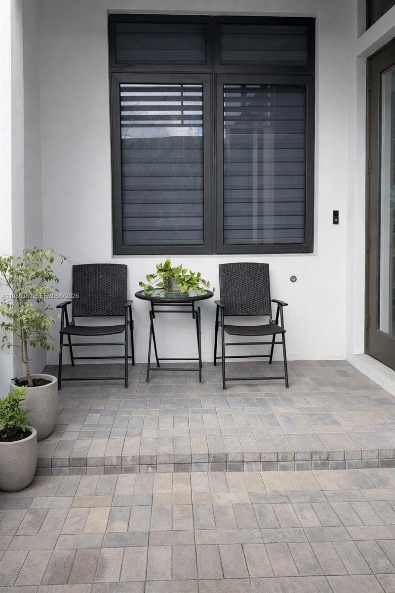 DOWNTOWN DORAL SOUTH PHAS - Residential Lease