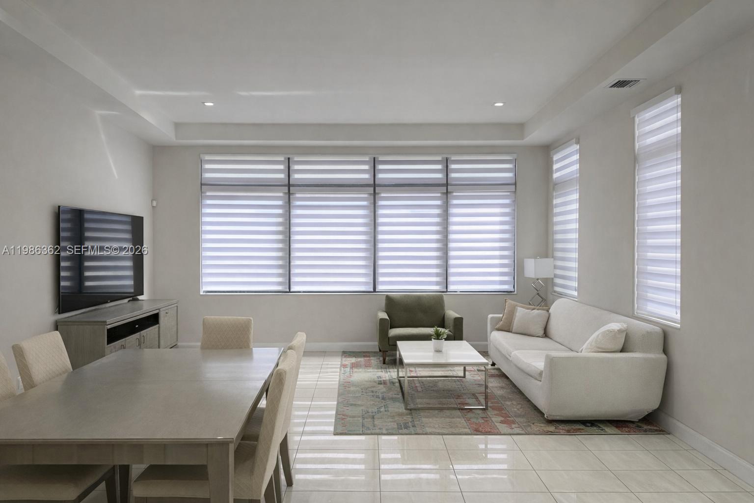 DOWNTOWN DORAL SOUTH PHAS - Residential Lease