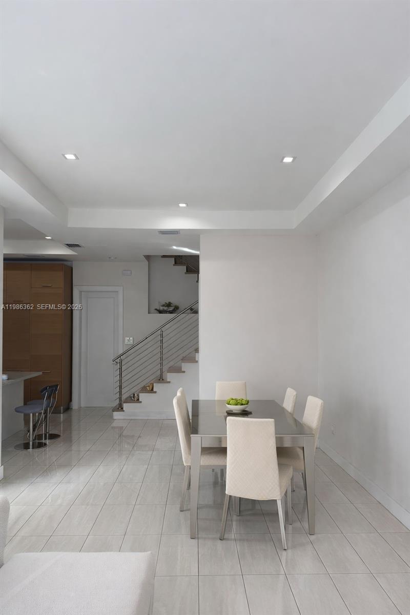 DOWNTOWN DORAL SOUTH PHAS - Residential Lease