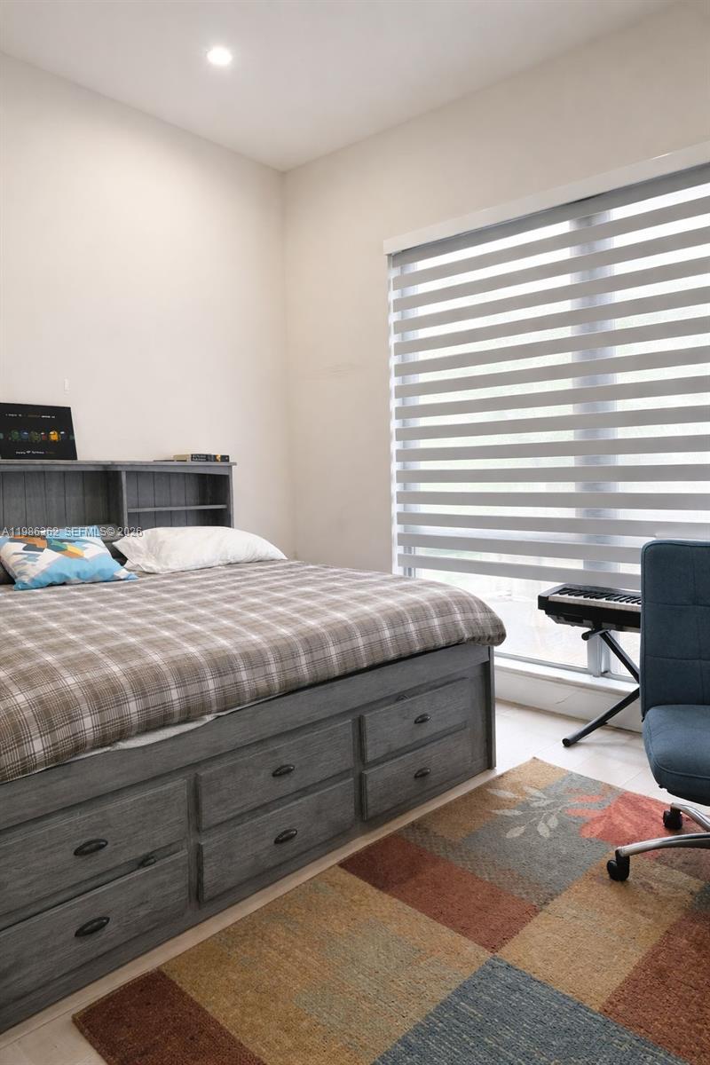 DOWNTOWN DORAL SOUTH PHAS - Residential Lease