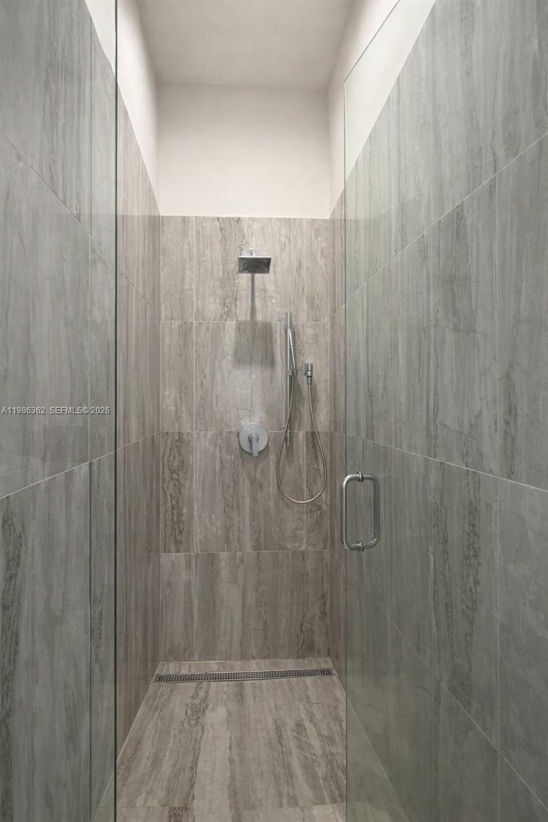 DOWNTOWN DORAL SOUTH PHAS - Residential Lease