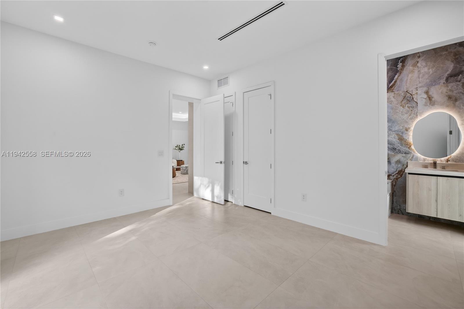 RIVERSIDE ADD AMEN PLAT - Residential