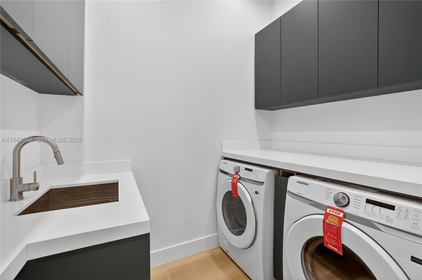 RIVERSIDE ADD AMEN PLAT - Residential