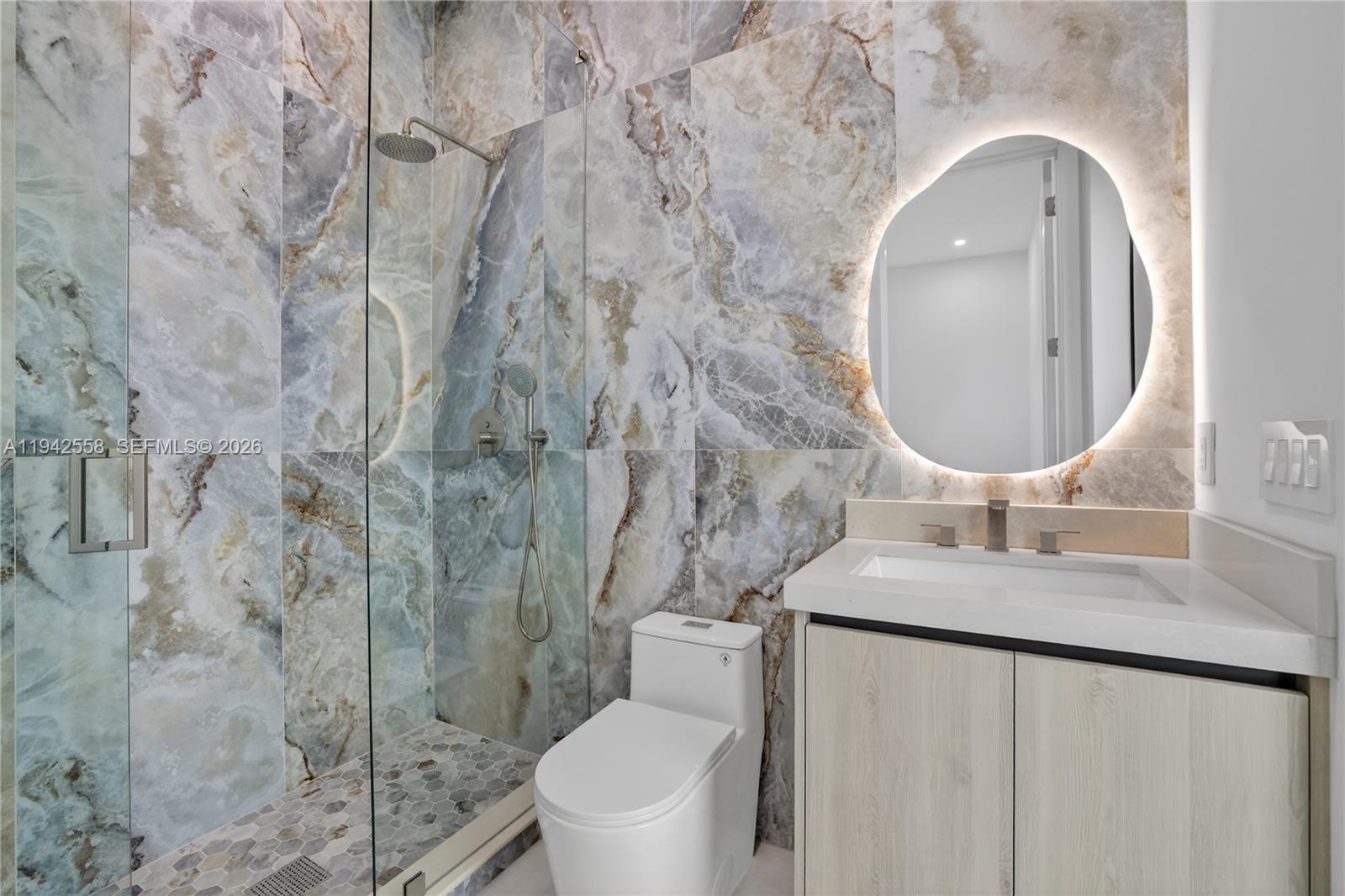 RIVERSIDE ADD AMEN PLAT - Residential