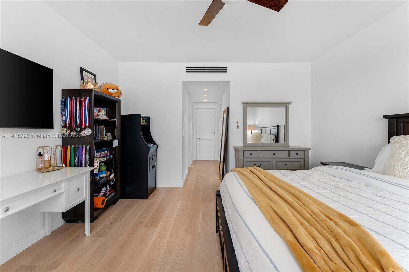 BAYSIDE VILLAGE CONDO - Residential