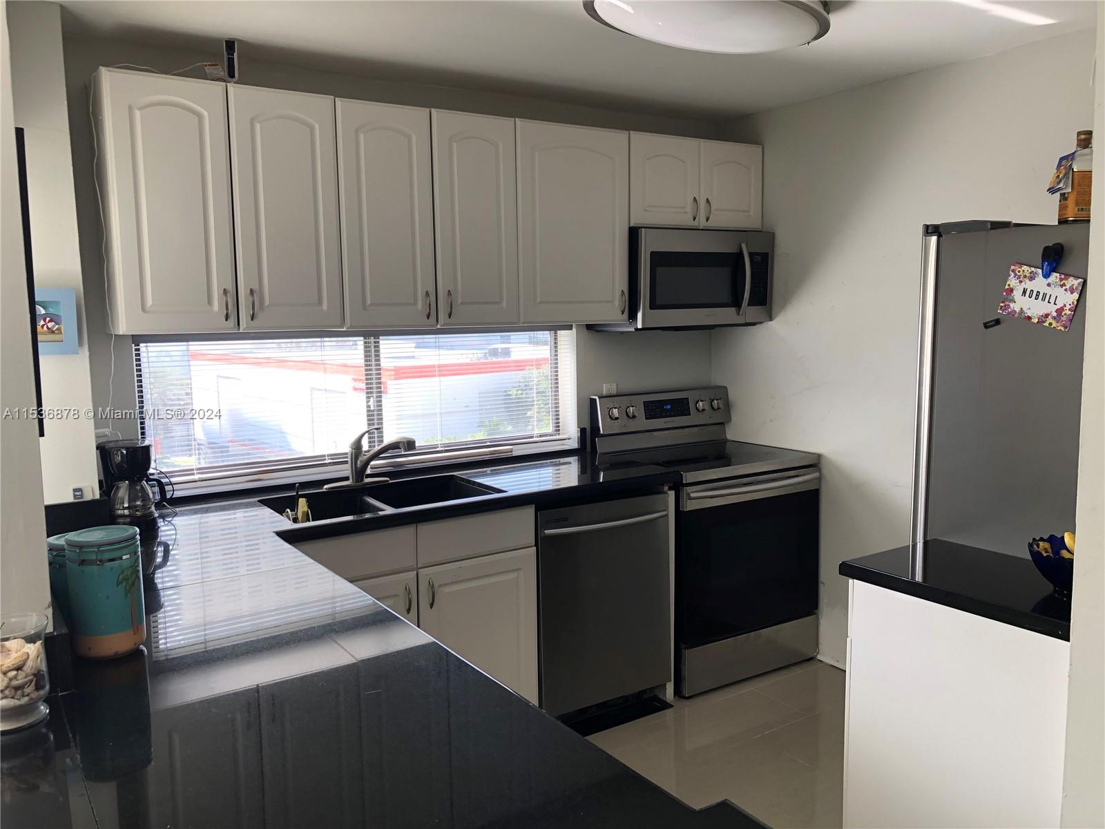 PLAZA OF AMERICAS CONDO P - Residential Lease