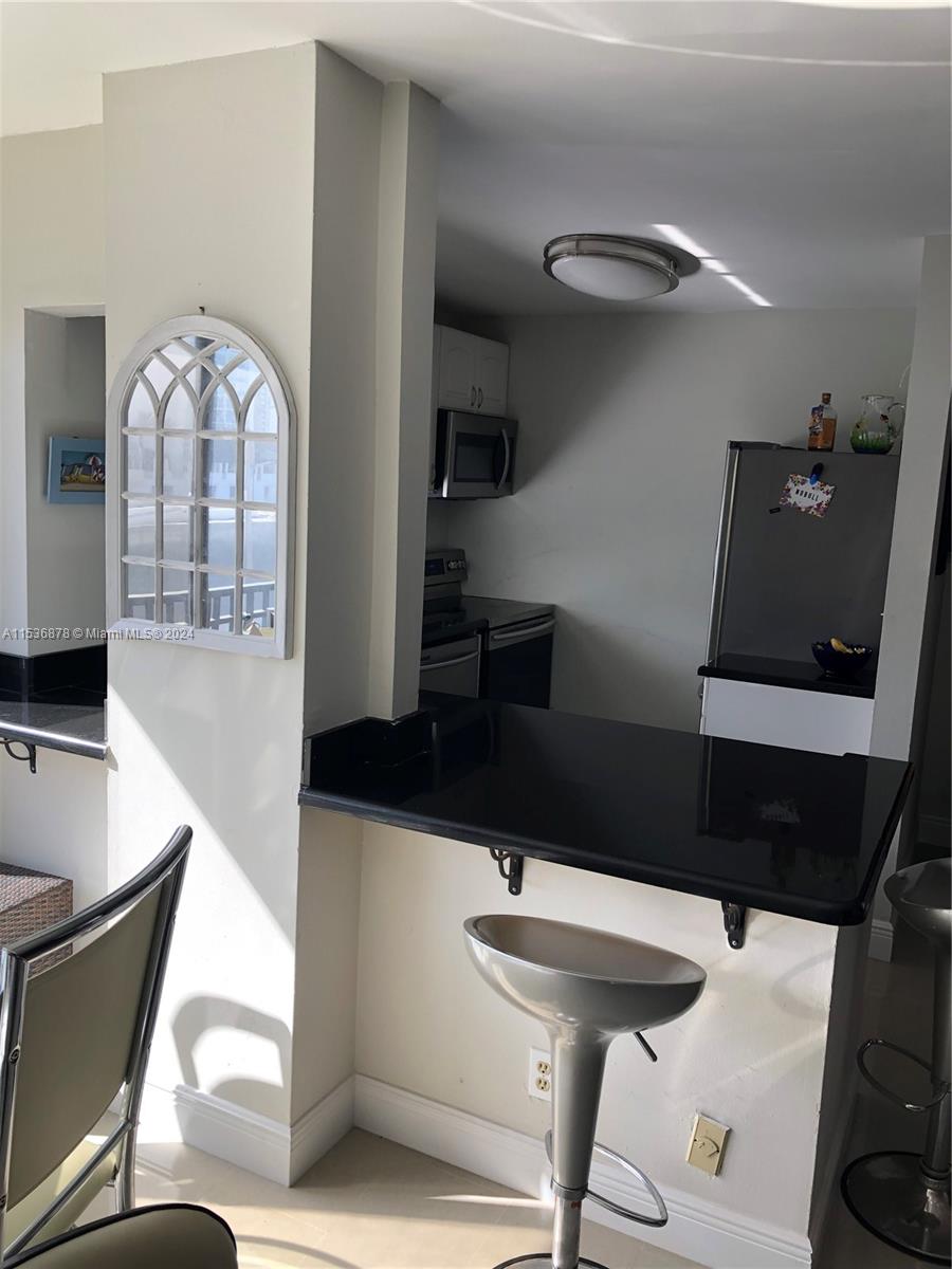PLAZA OF AMERICAS CONDO P - Residential Lease