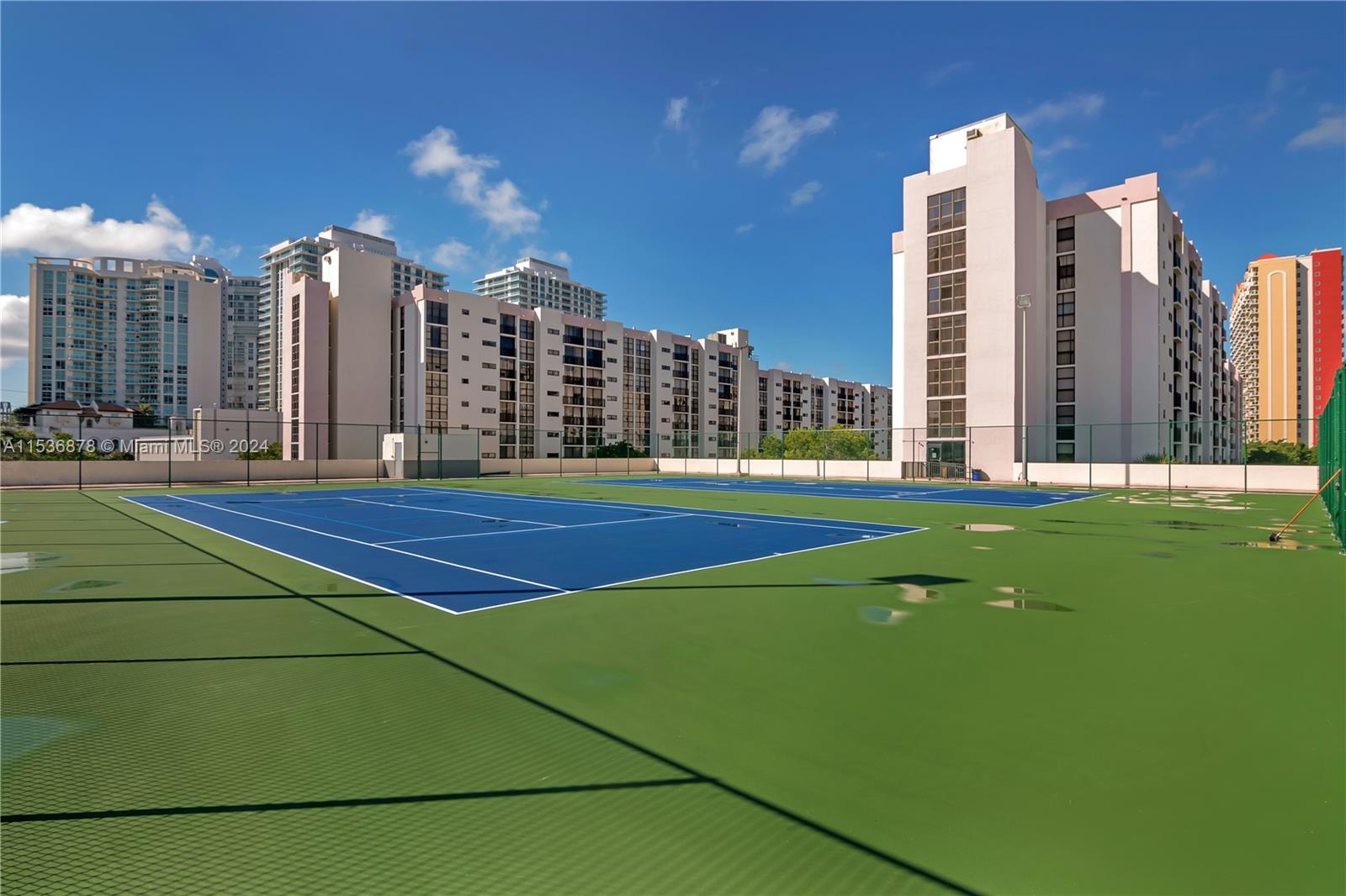 PLAZA OF AMERICAS CONDO P - Residential Lease