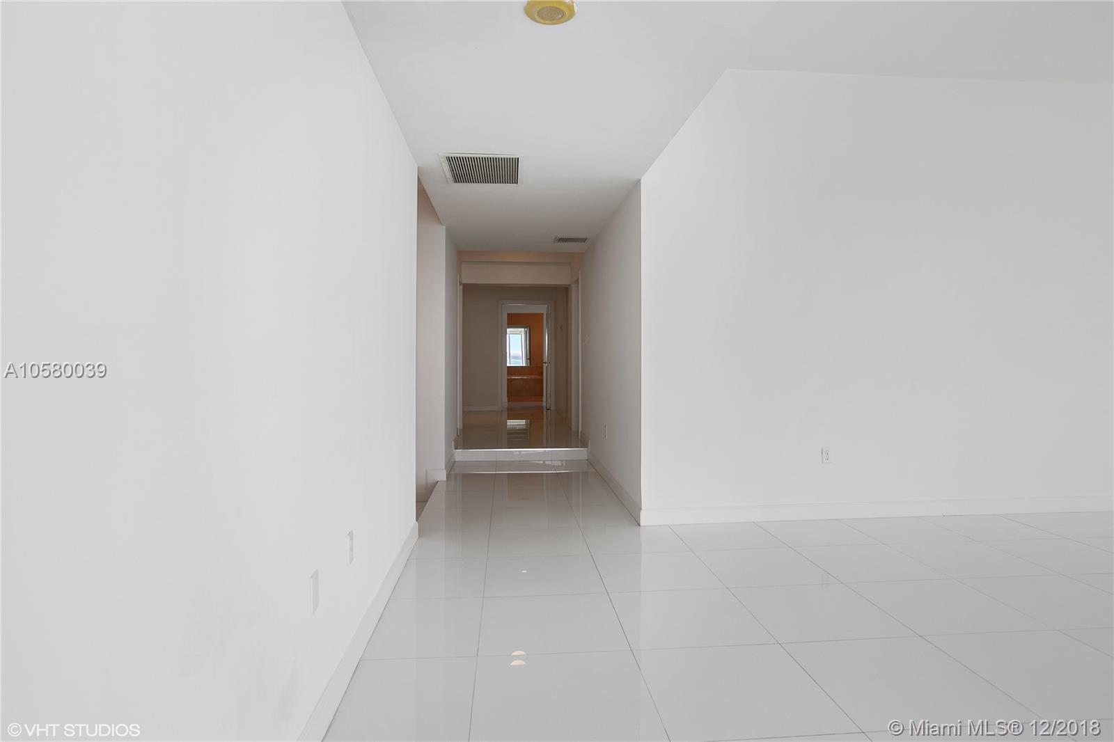HARBOUR HOUSE - Residential