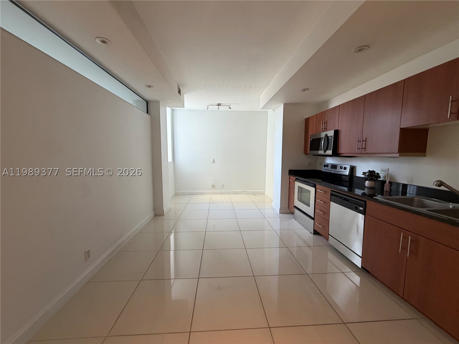 111 E Flagler St 606