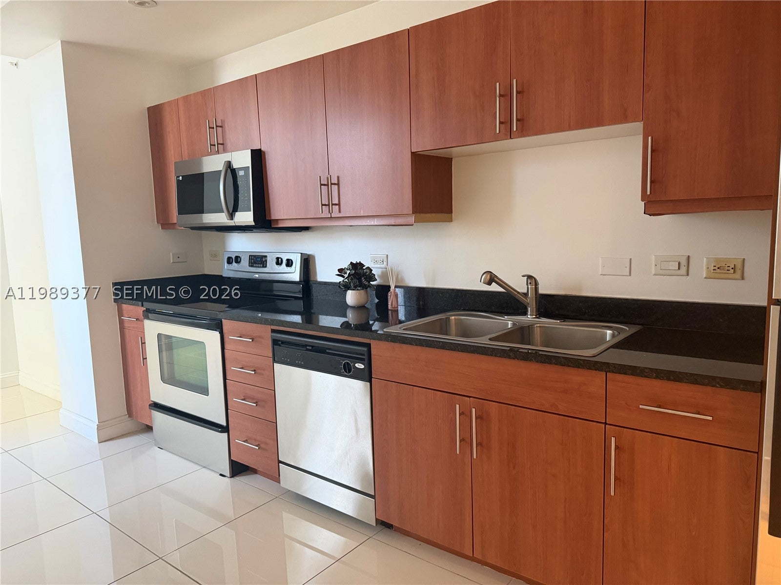 111 E Flagler St 606