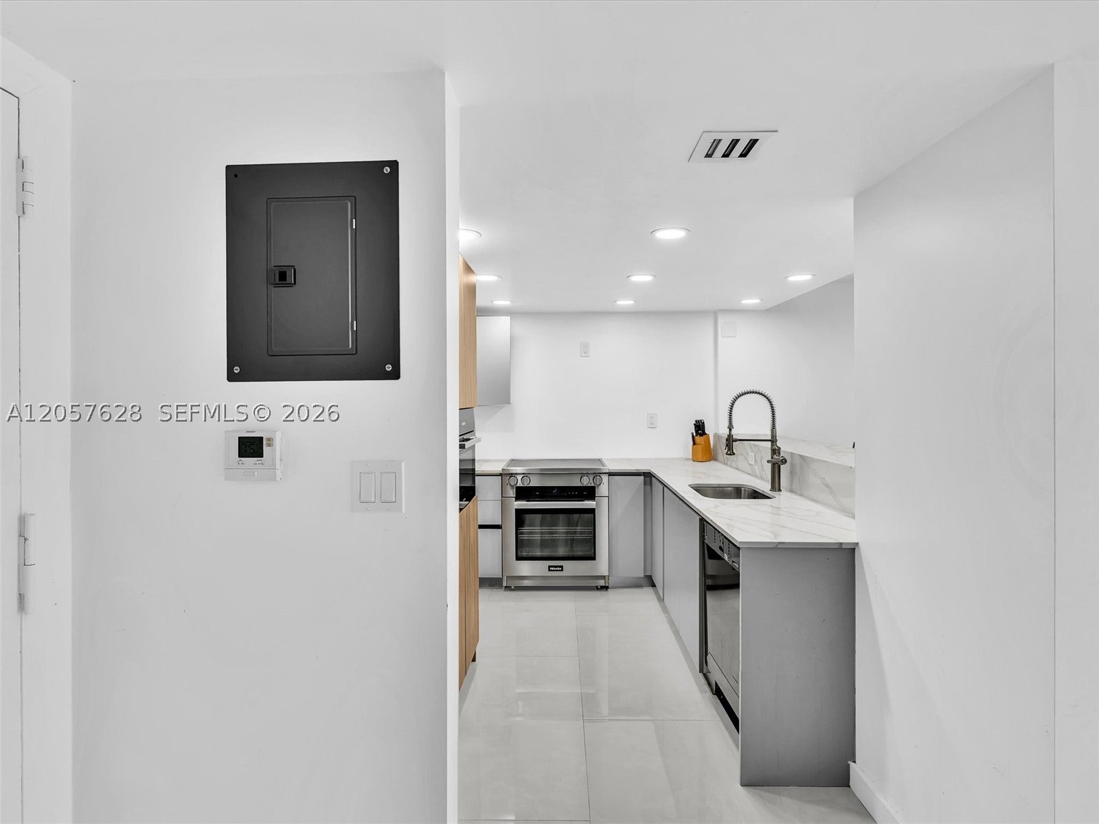 10000 W Bay Harbor Dr 201