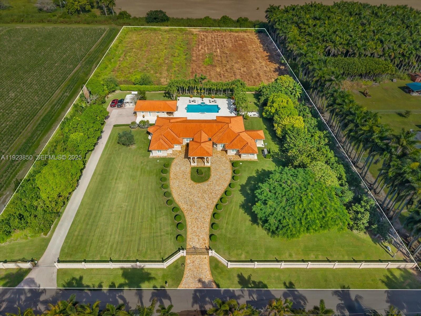 NoSubdivionName - Residential