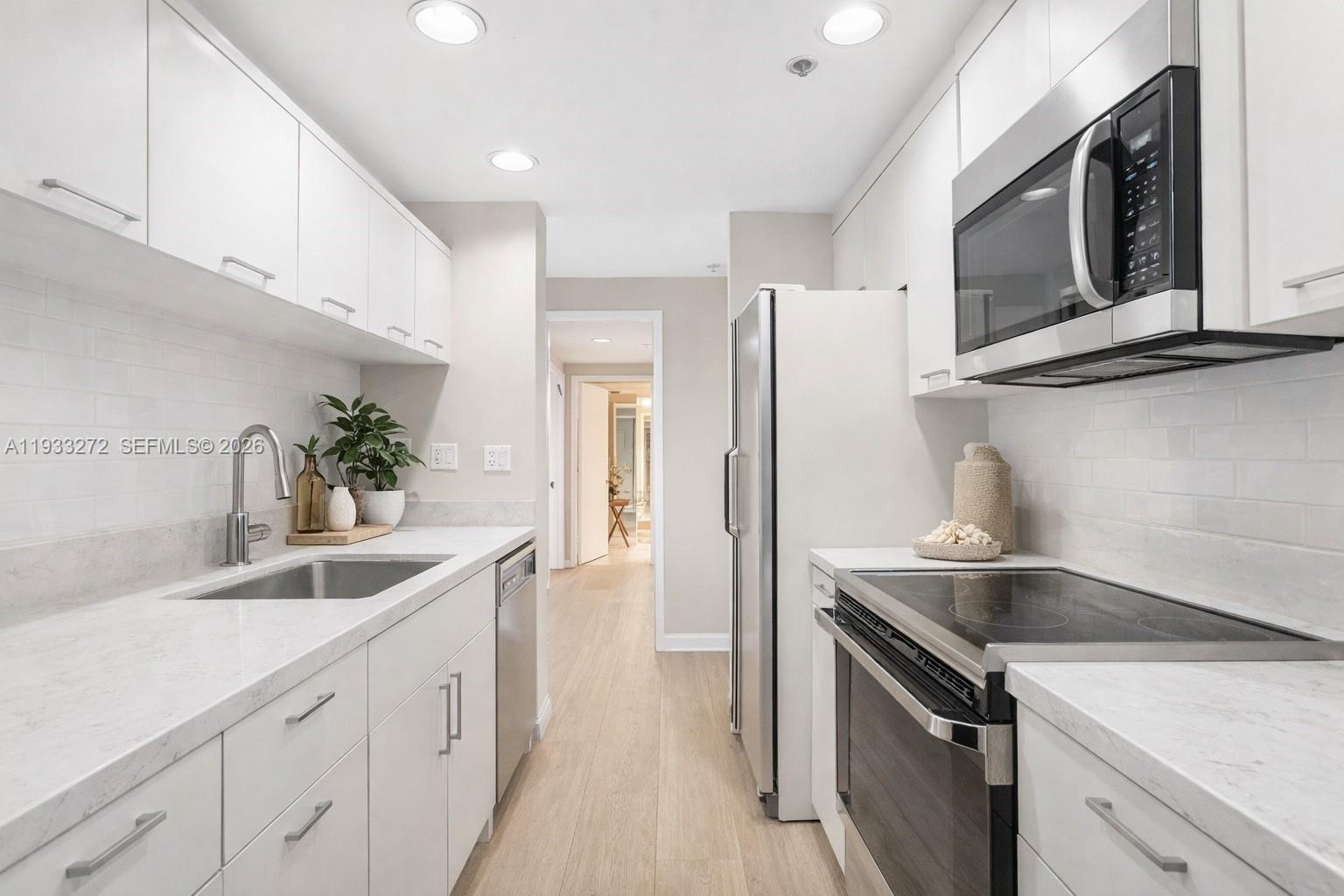 VILLA REGINA CONDO - Residential