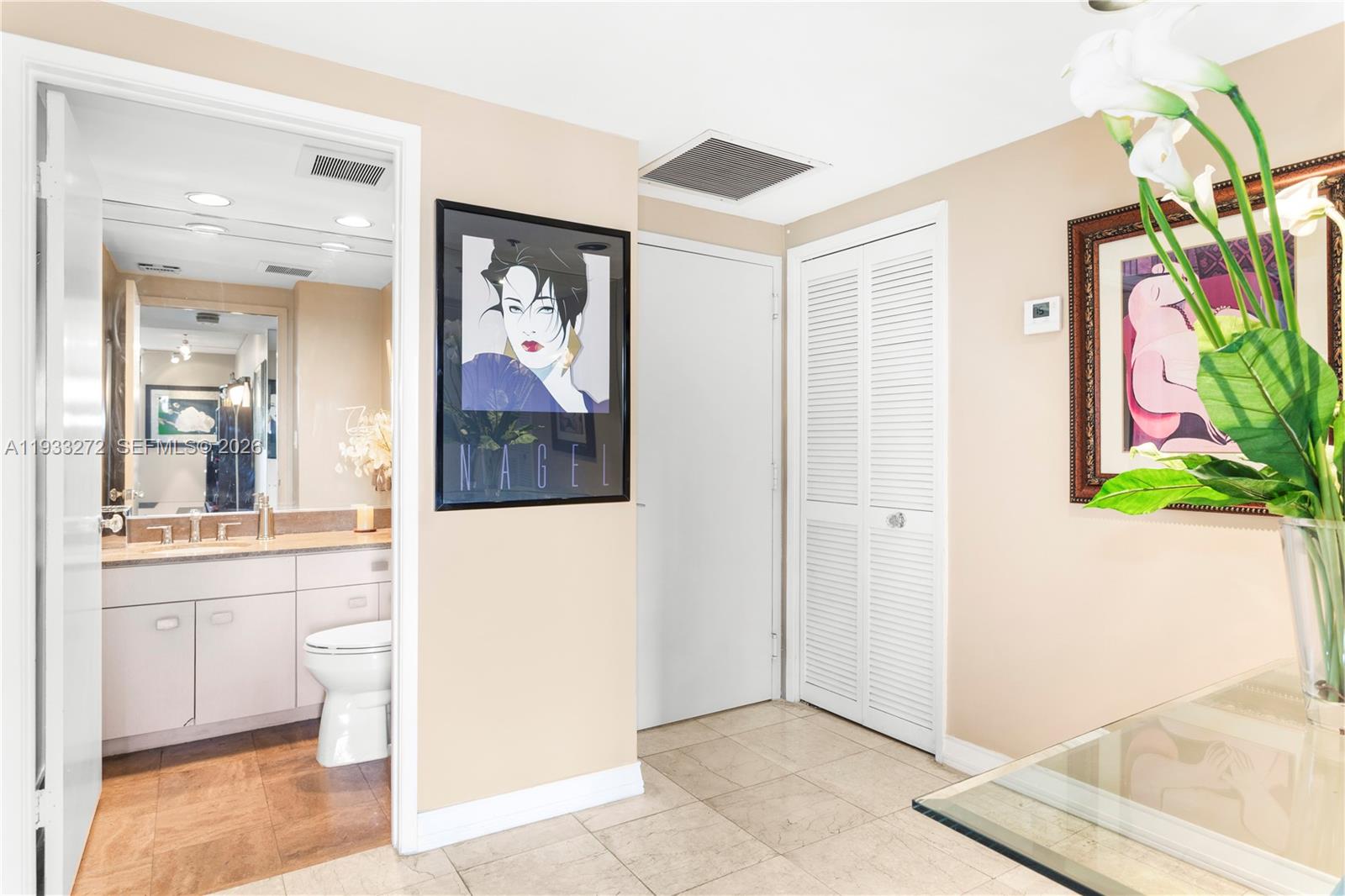 VILLA REGINA CONDO - Residential