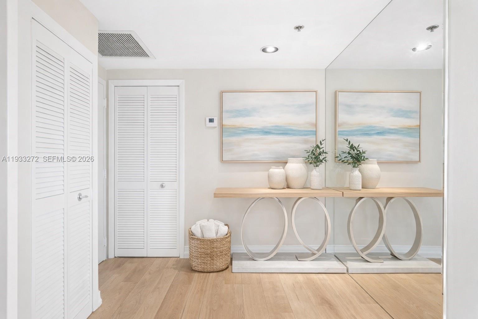 VILLA REGINA CONDO - Residential