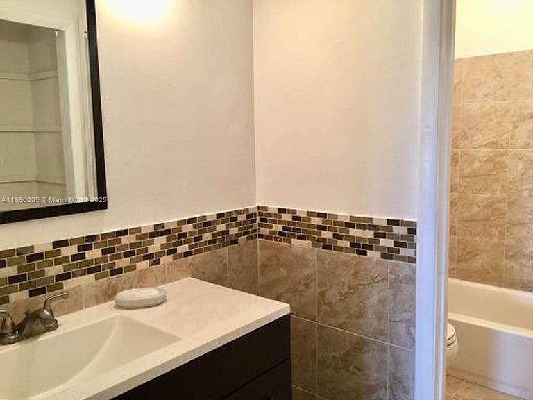 RAMBLEWOOD EAST CONDO - Residential Lease