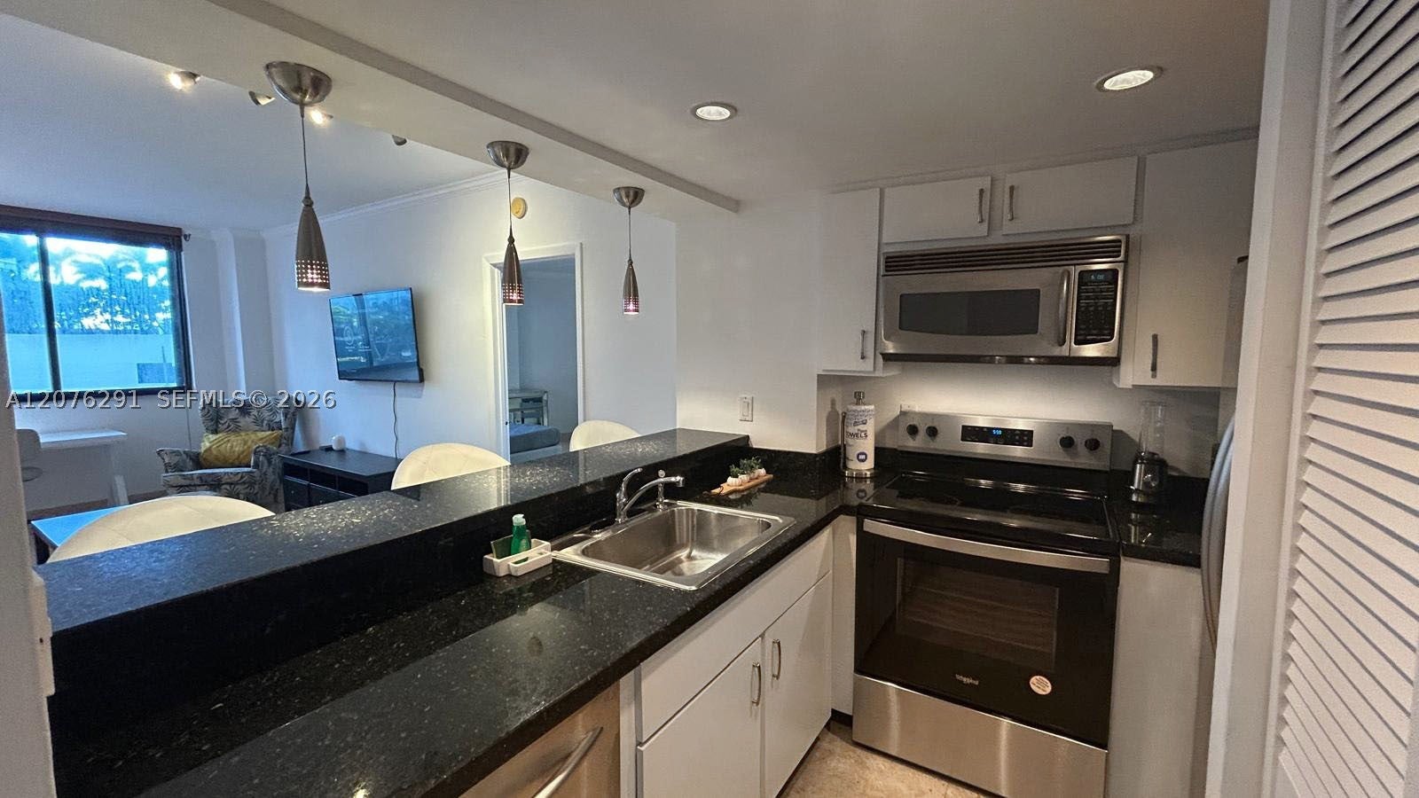 540 Brickell Key Dr 512