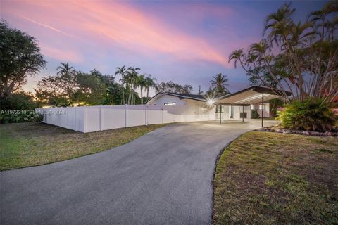 8201 SW 151st St Palmetto Bay FL 33158