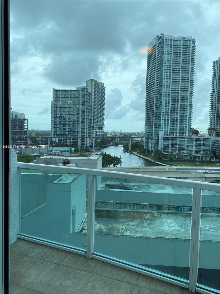 BRICKELL ON THE RIVER S T - Residential Lease