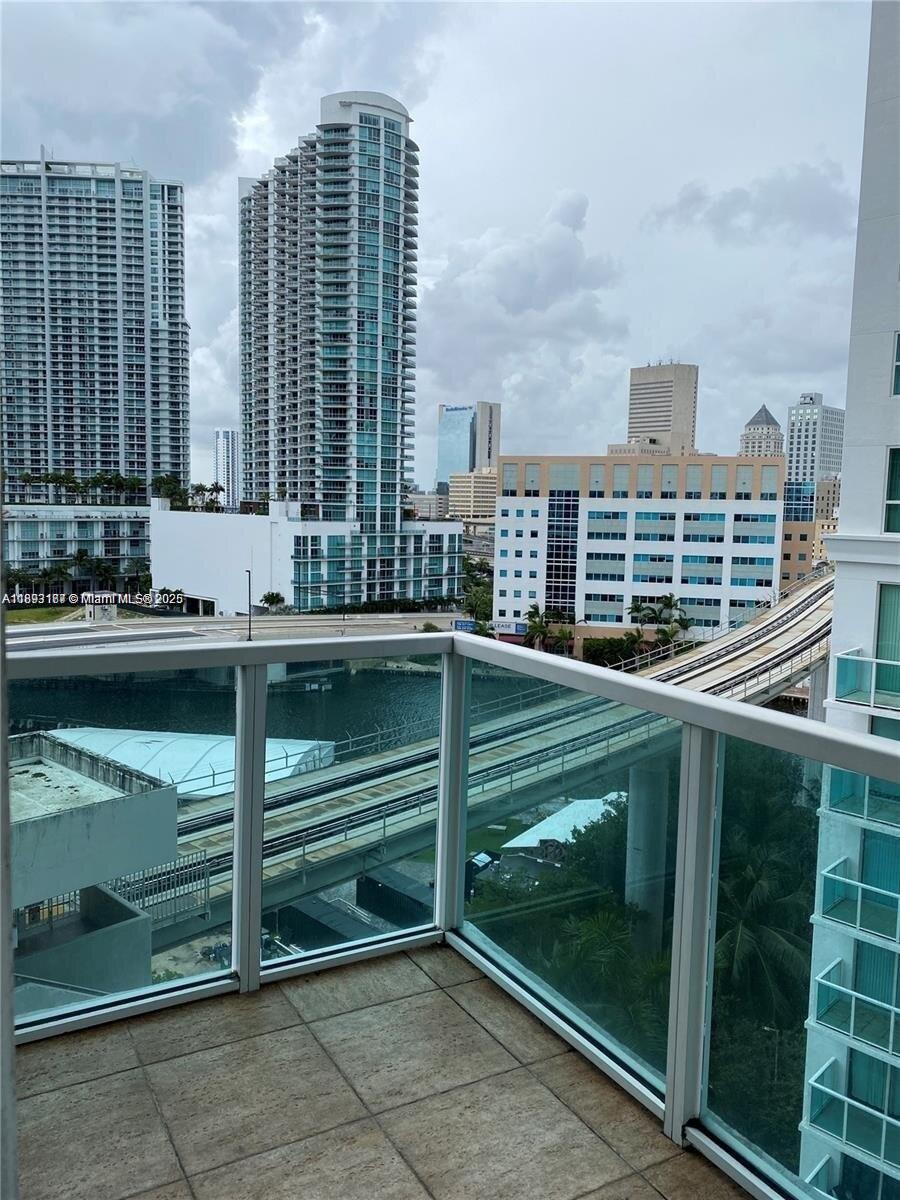 BRICKELL ON THE RIVER S T - Residential Lease