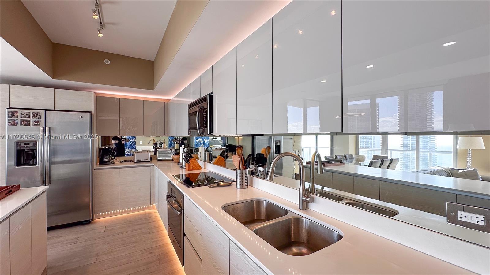 BEACHWALK CONDOMINIUM - Residential