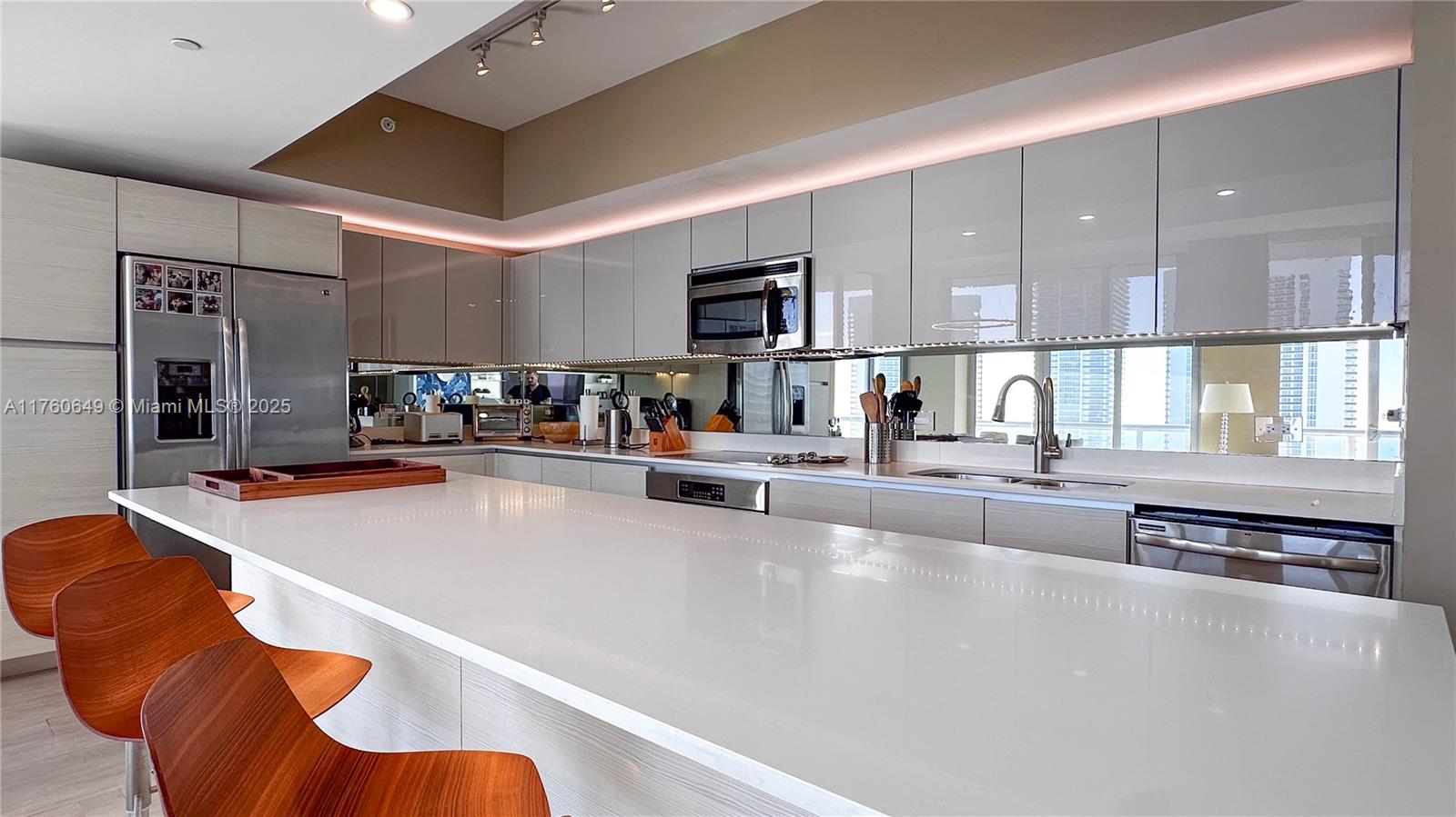 BEACHWALK CONDOMINIUM - Residential