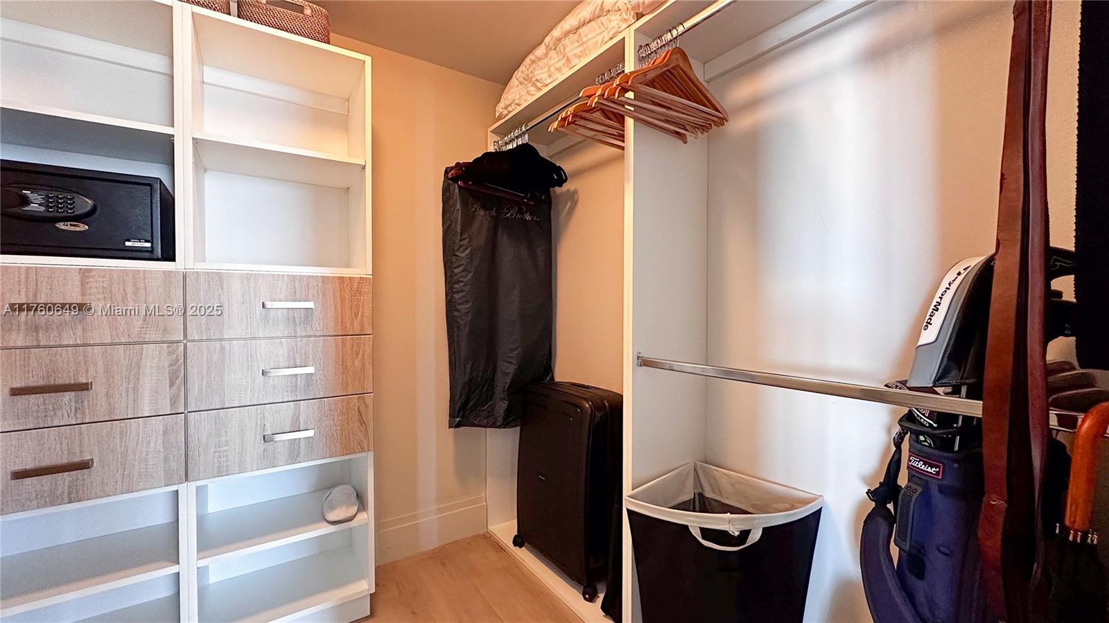 BEACHWALK CONDOMINIUM - Residential