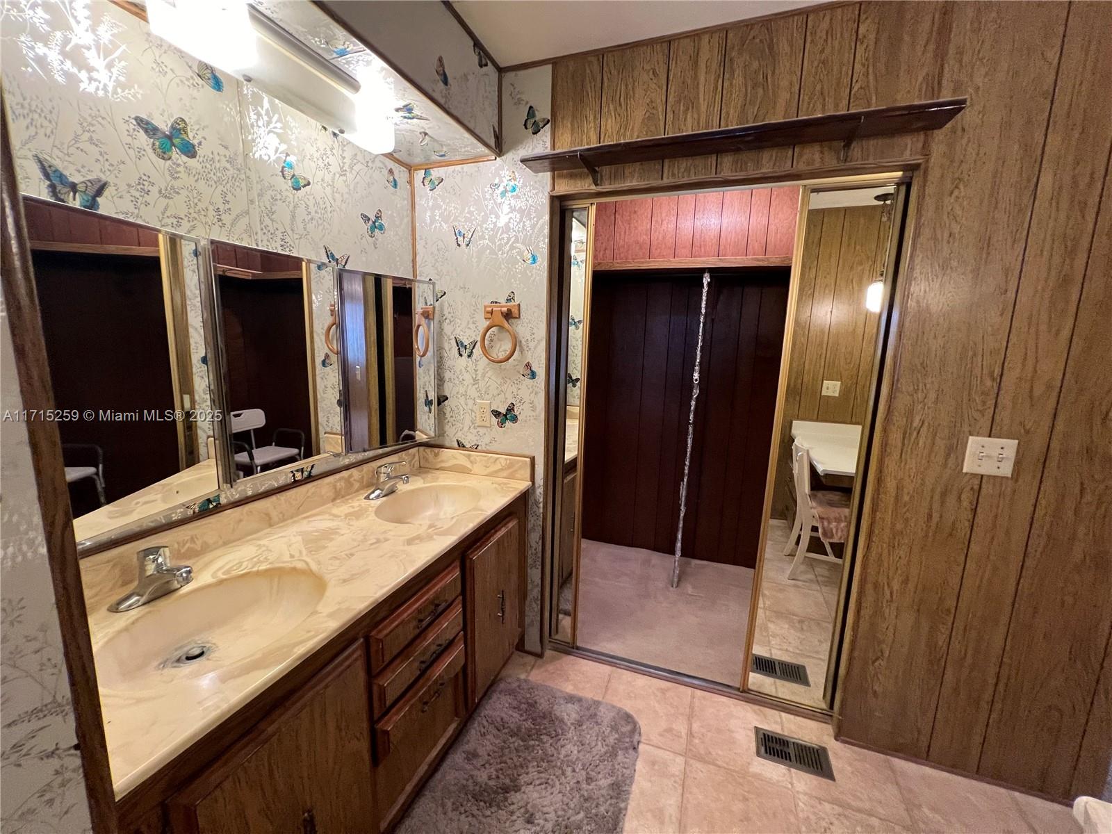 JAMAICA BAY MOBILE HOME C - Residential
