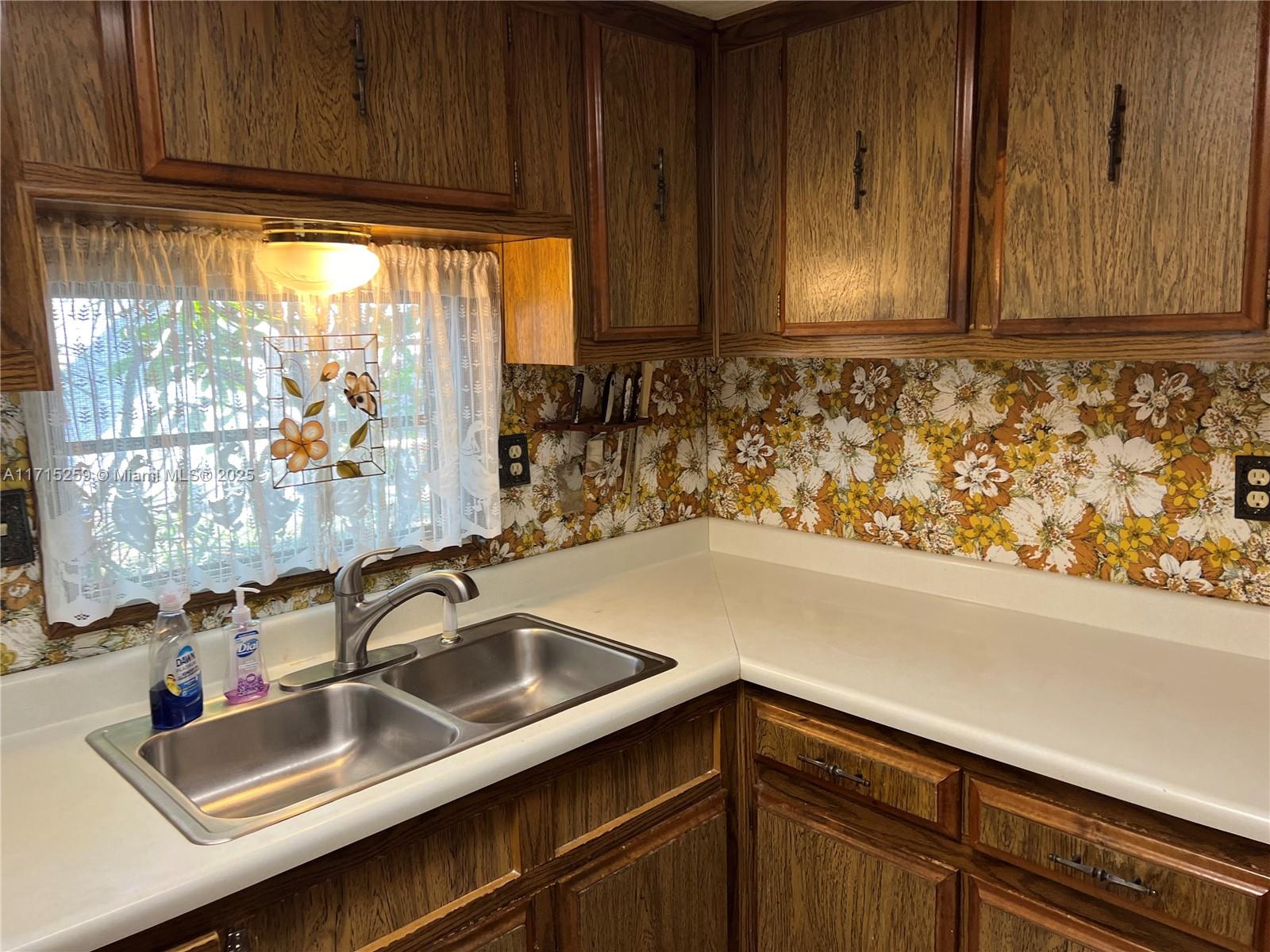 JAMAICA BAY MOBILE HOME C - Residential