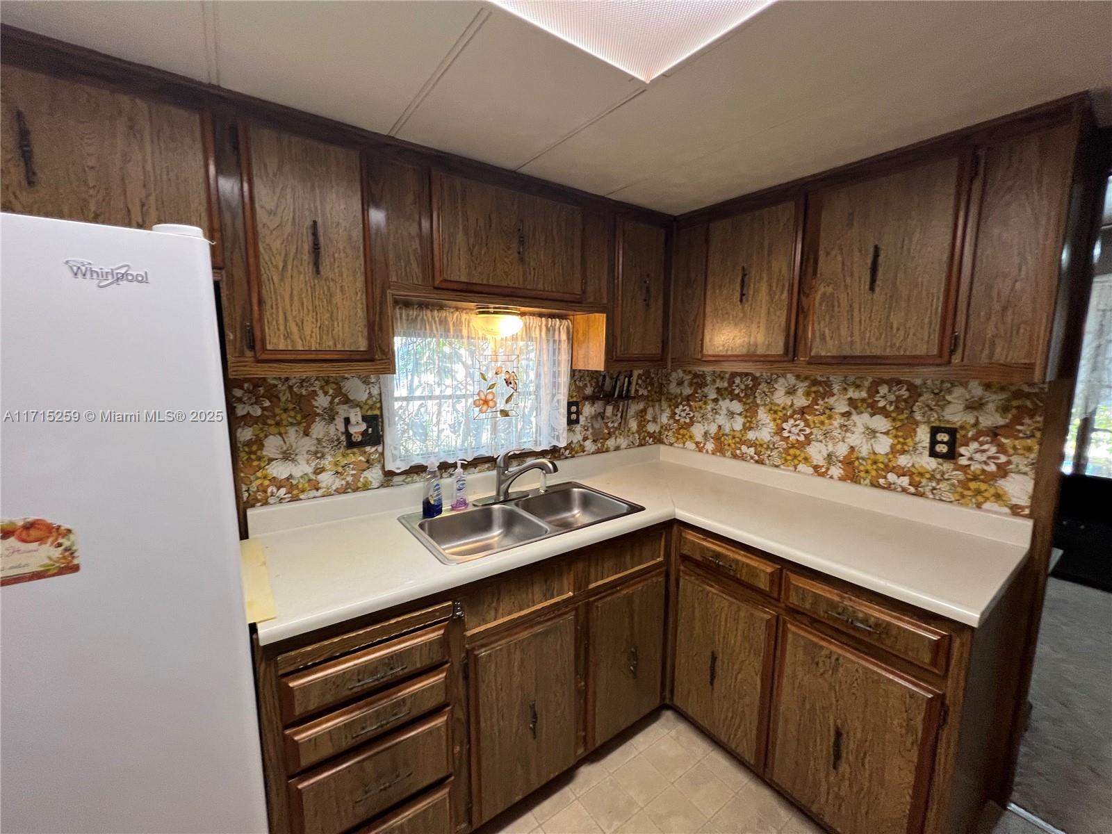 JAMAICA BAY MOBILE HOME C - Residential