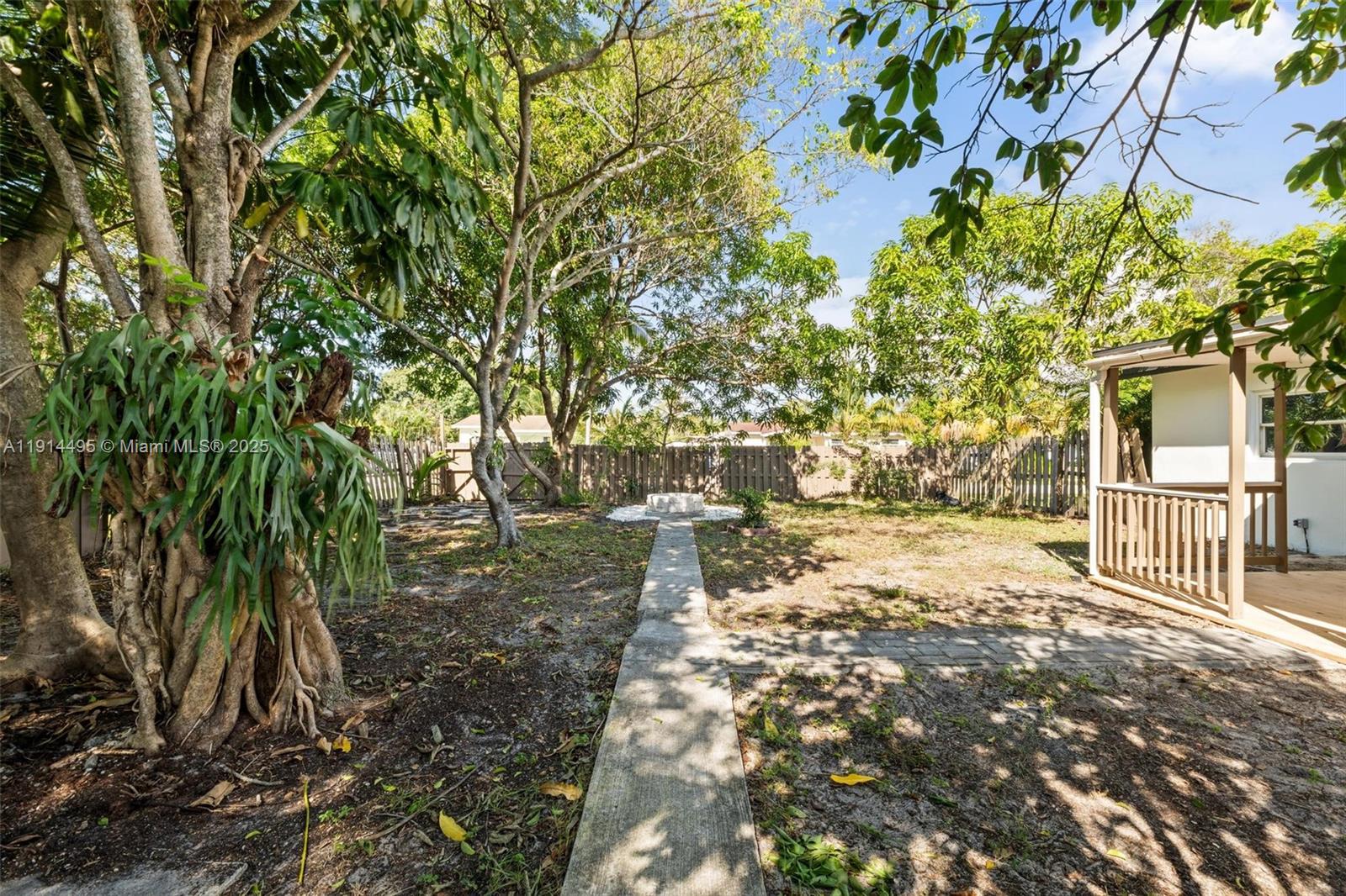 LAUDERDALE NORTH PARK SEC - Residential